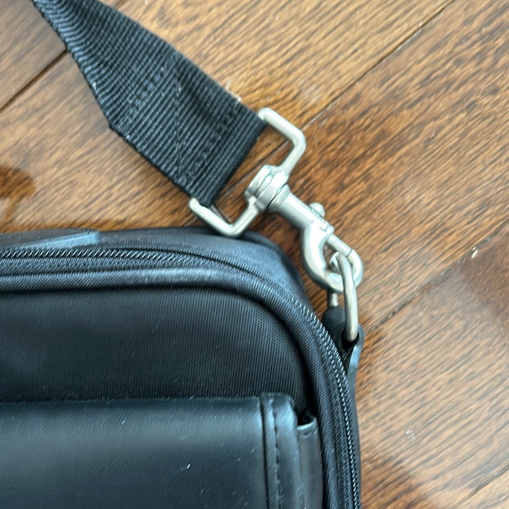 Targus Leather/Nylon Briefcase/Computer Bag - Picture 3 of 10